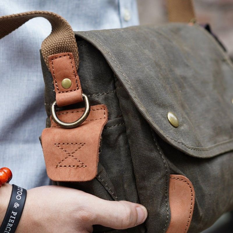 Bolsa Mensageiro Pequena Em Lona Encerada Para Homem