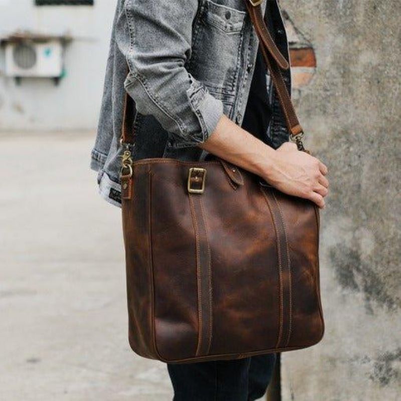 Bolsa Tipo Estilingue Simples Couro Bovino Para Homem