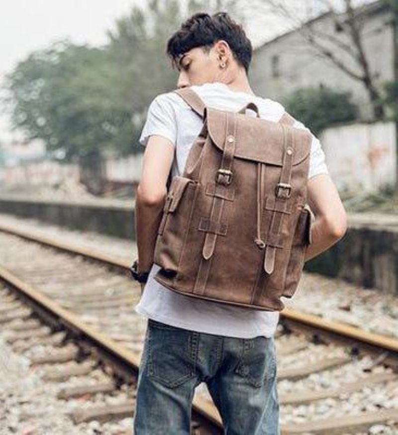 Mochila Couro Vintage Para Homem Com Cordão Viagem