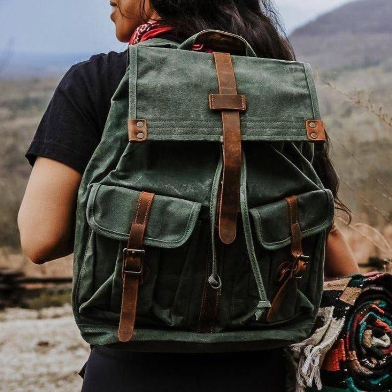 Mochila Em Lona Encerada Com Bolsos Frontais